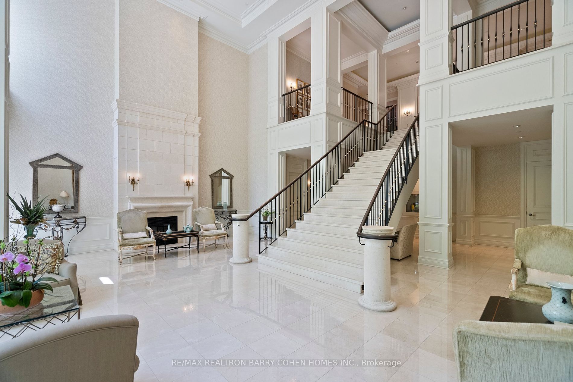 1 Post Rd, #204
