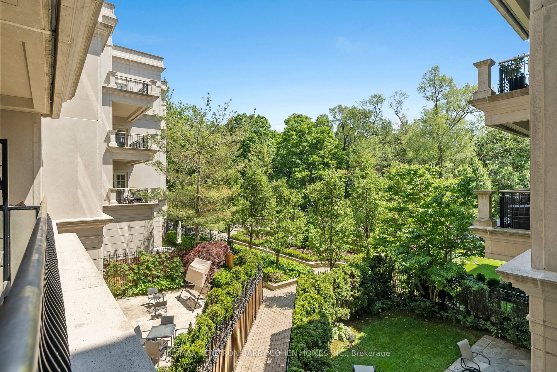 1 Post Rd, #204