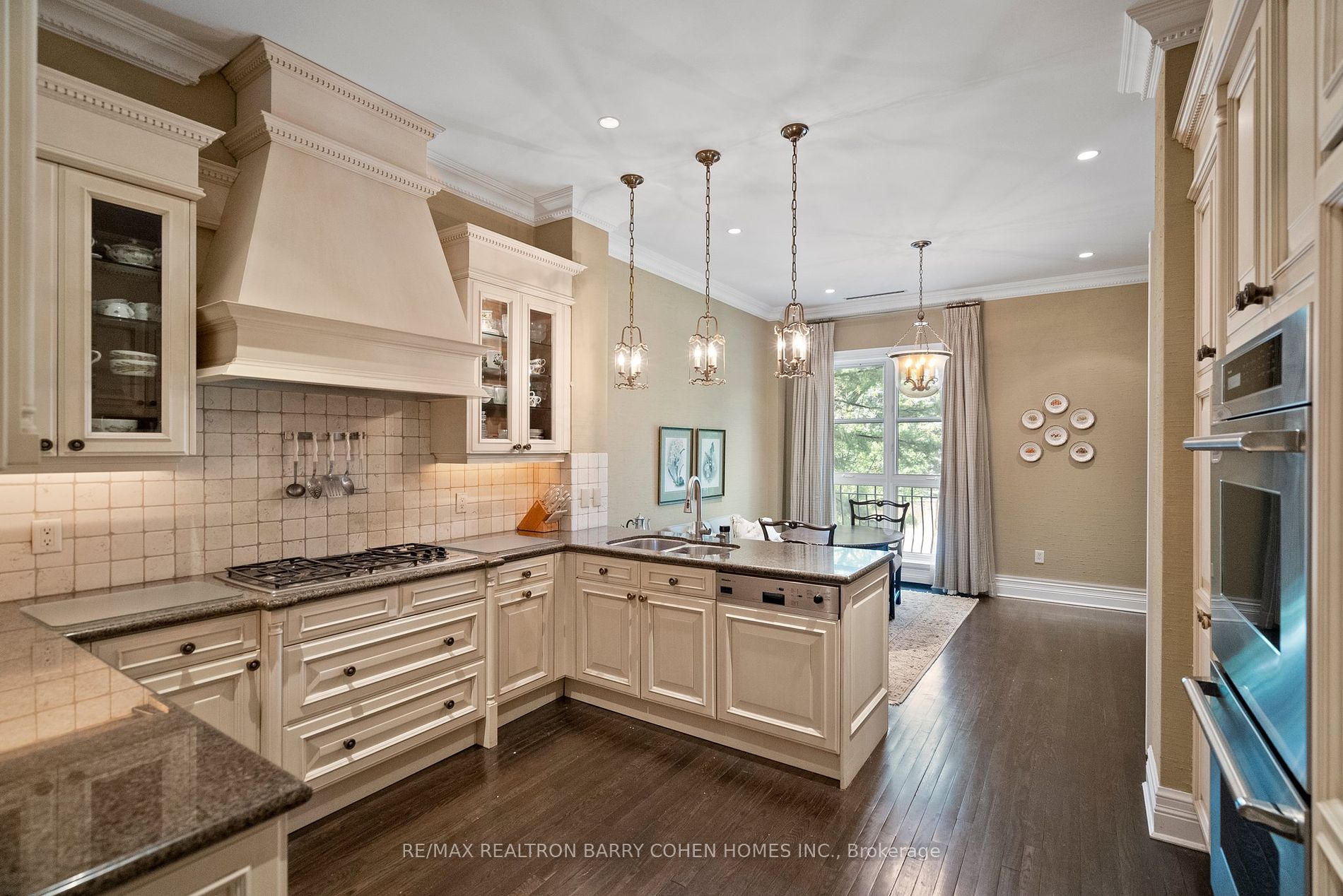 1 Post Rd, #204