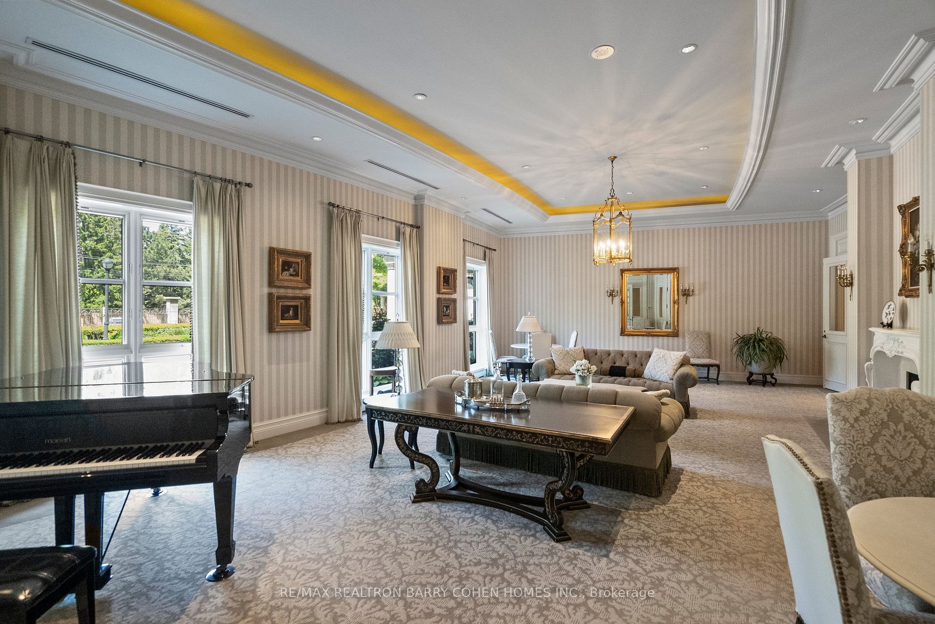1 Post Rd, #204