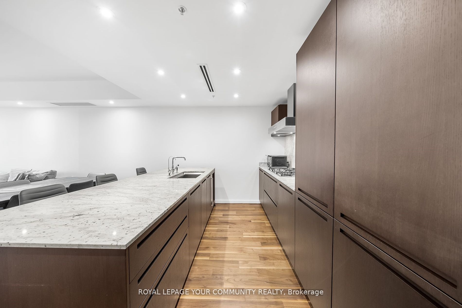 180 University Ave, #4607