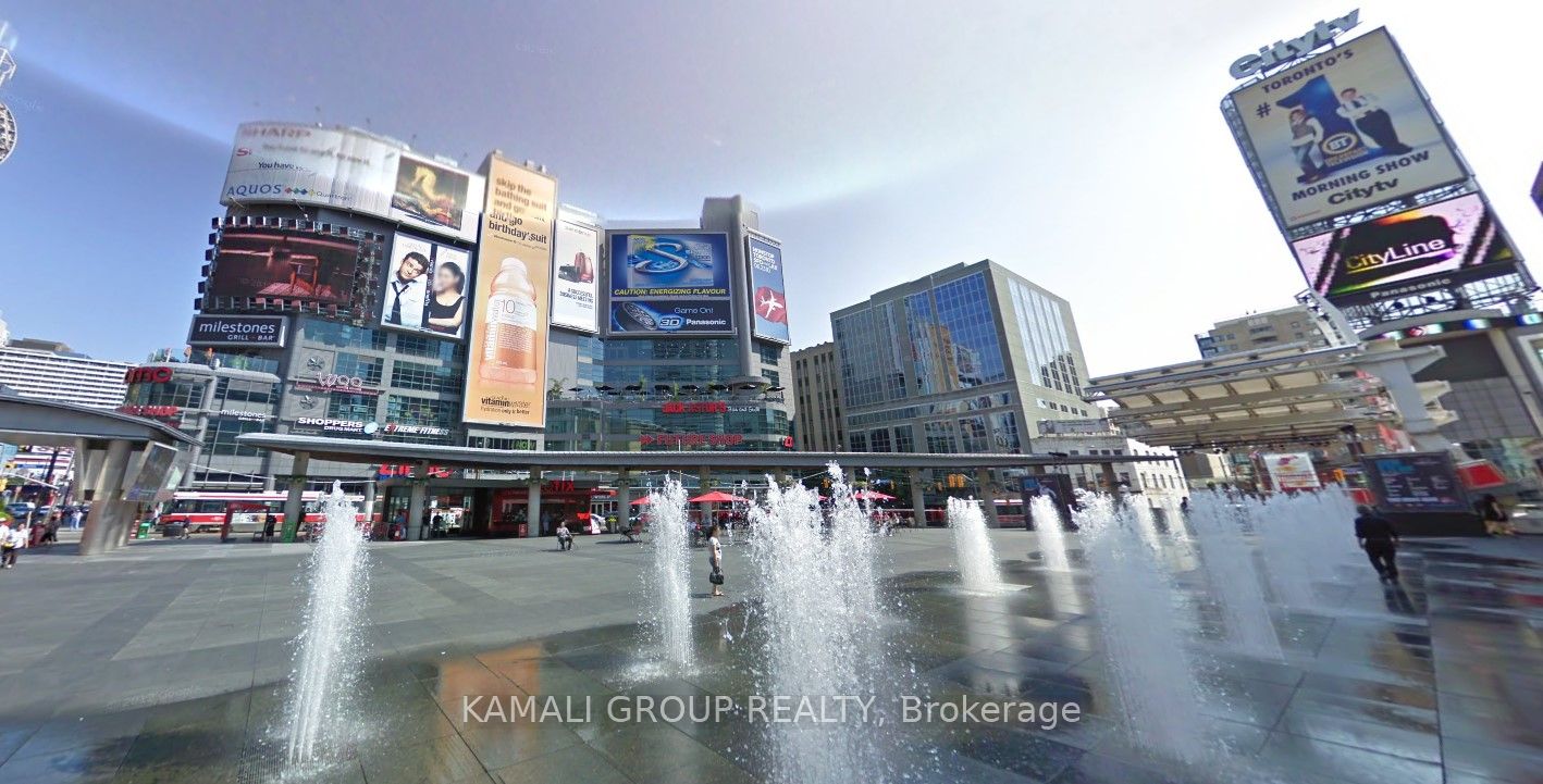 21 Carlton St, #1201