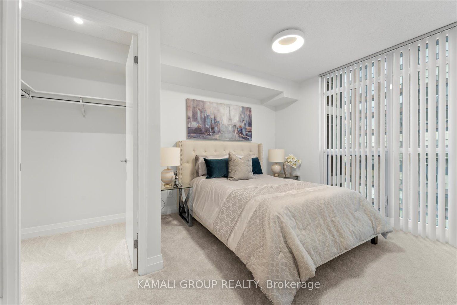 21 Carlton St, #1201
