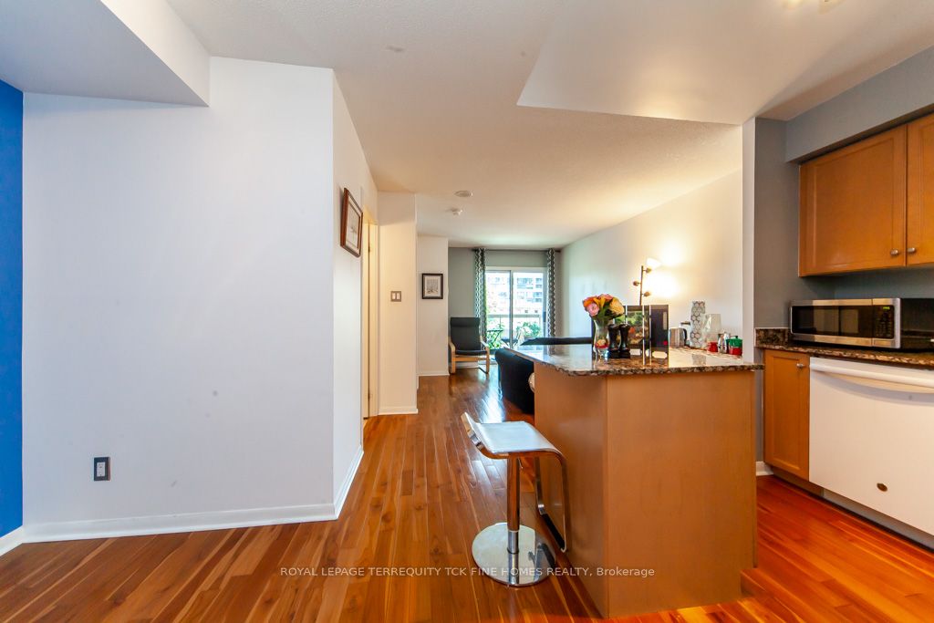 323 Richmond St E, #417