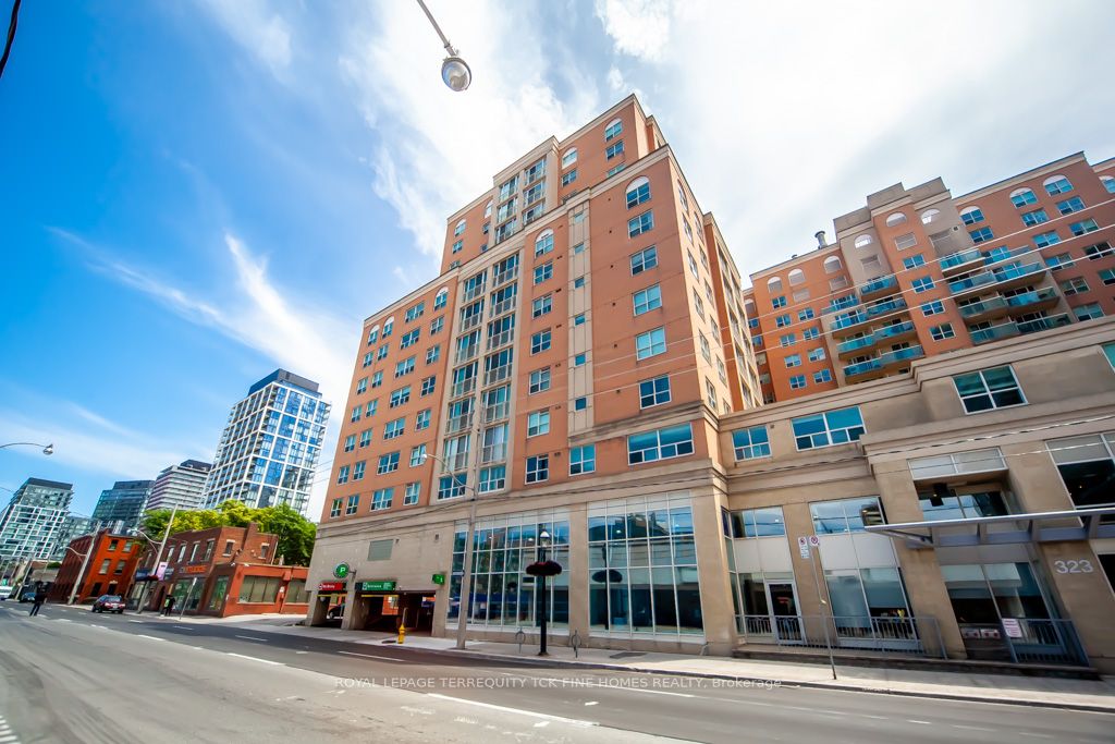 323 Richmond St E, #417