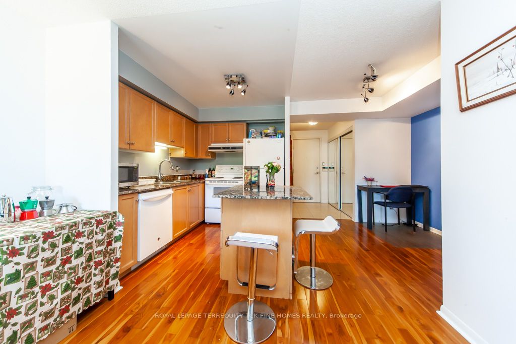 323 Richmond St E, #417