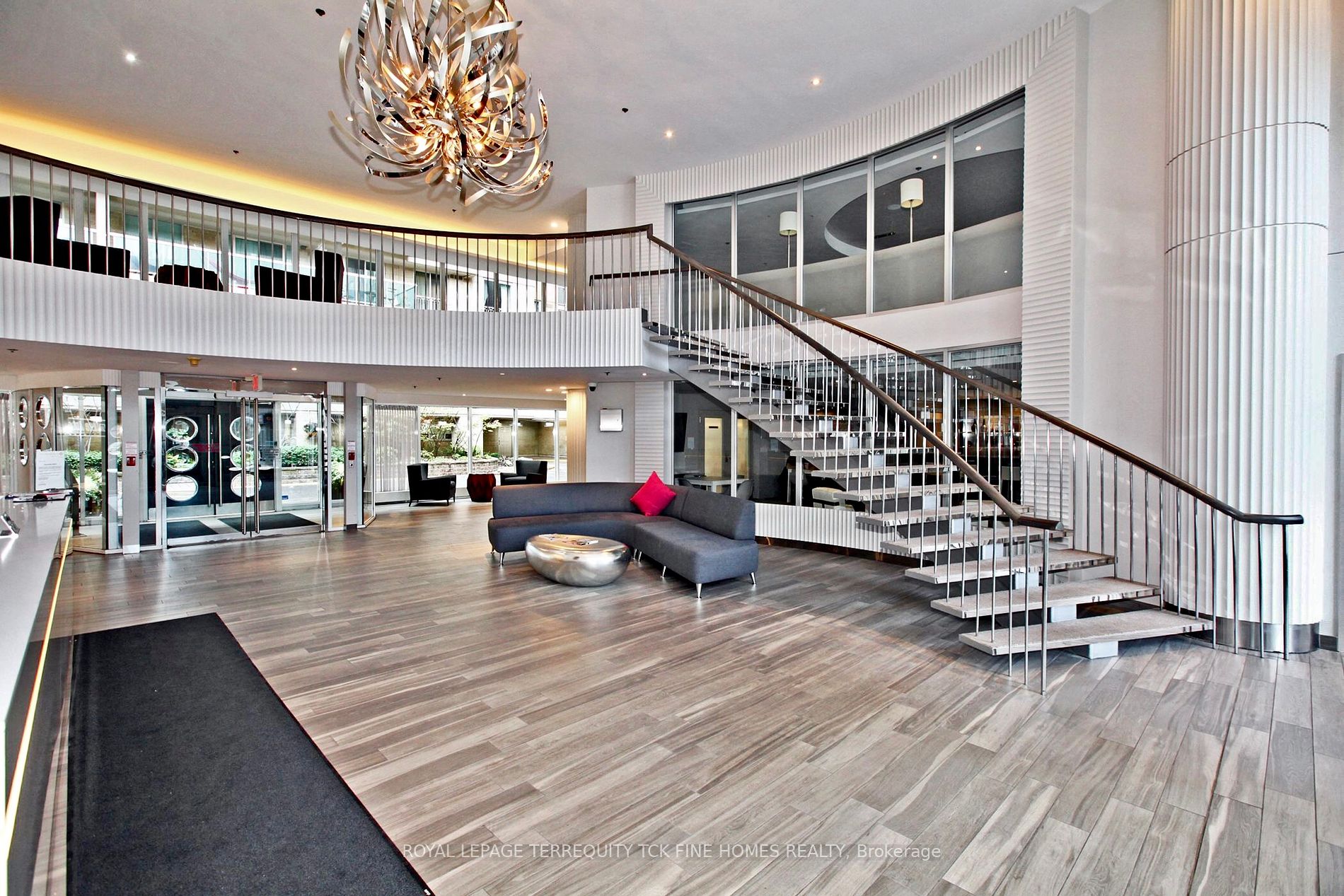 323 Richmond St E, #417