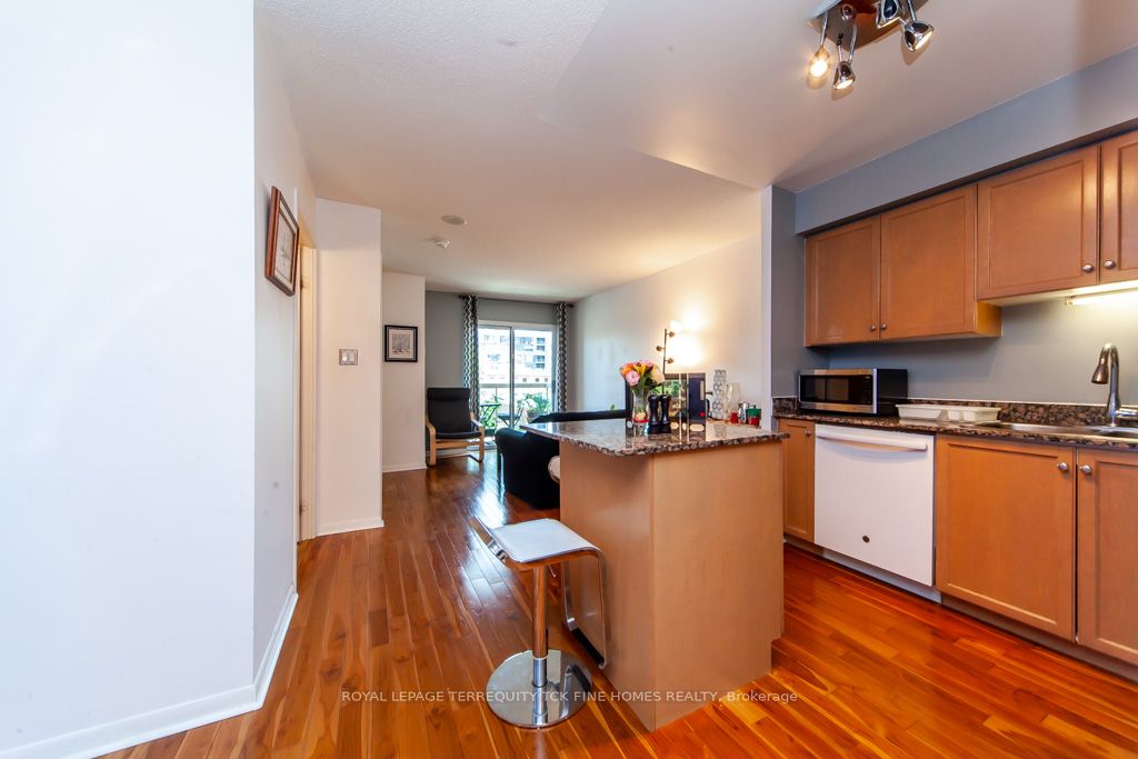 323 Richmond St E, #417
