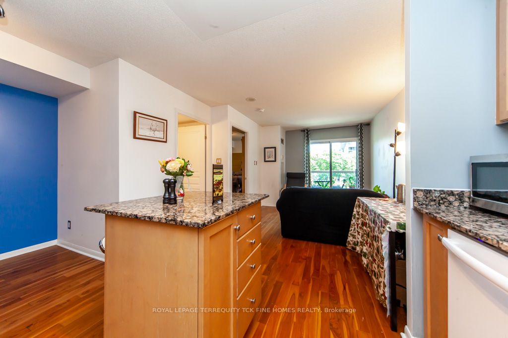 323 Richmond St E, #417