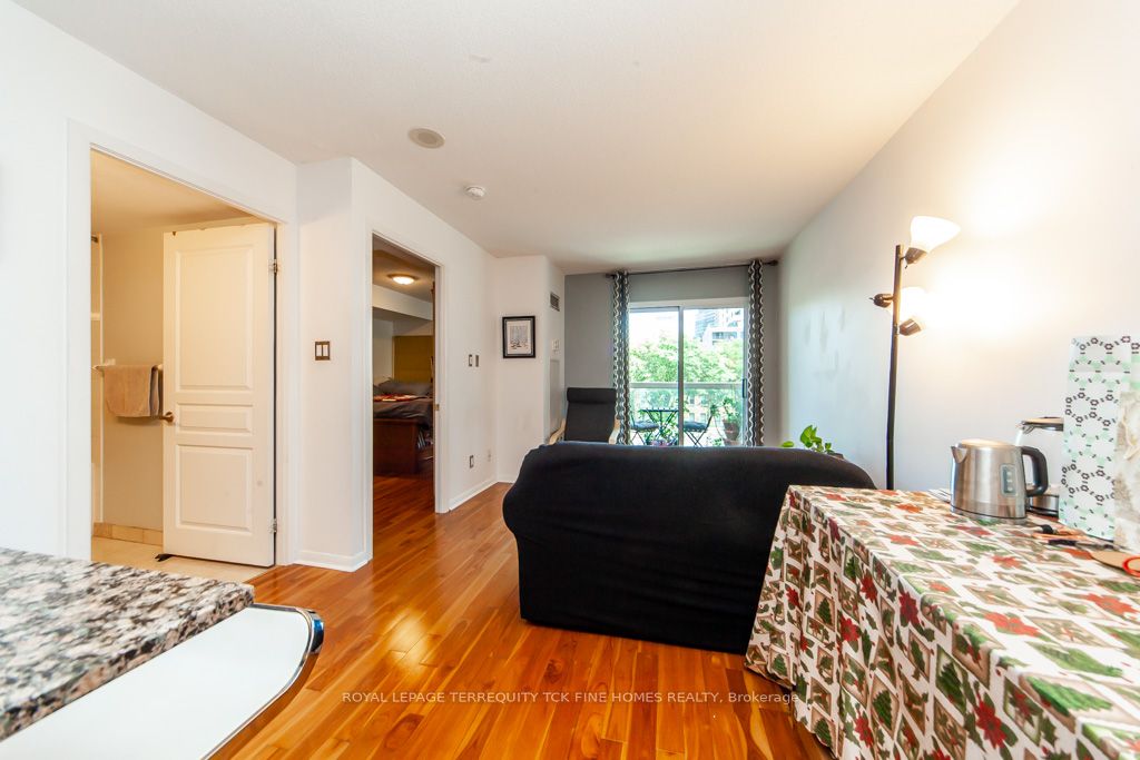323 Richmond St E, #417