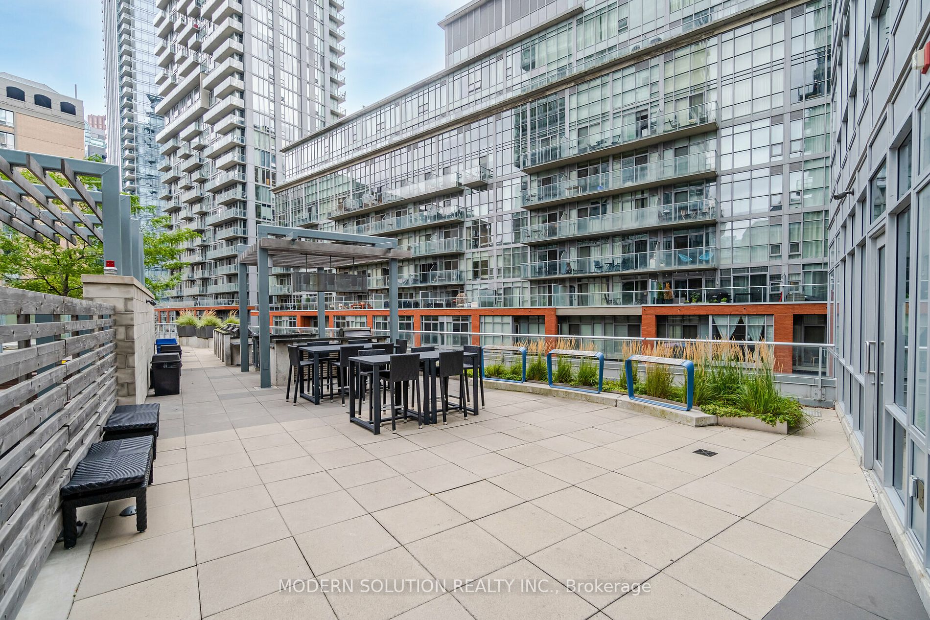 30 Nelson St, #410