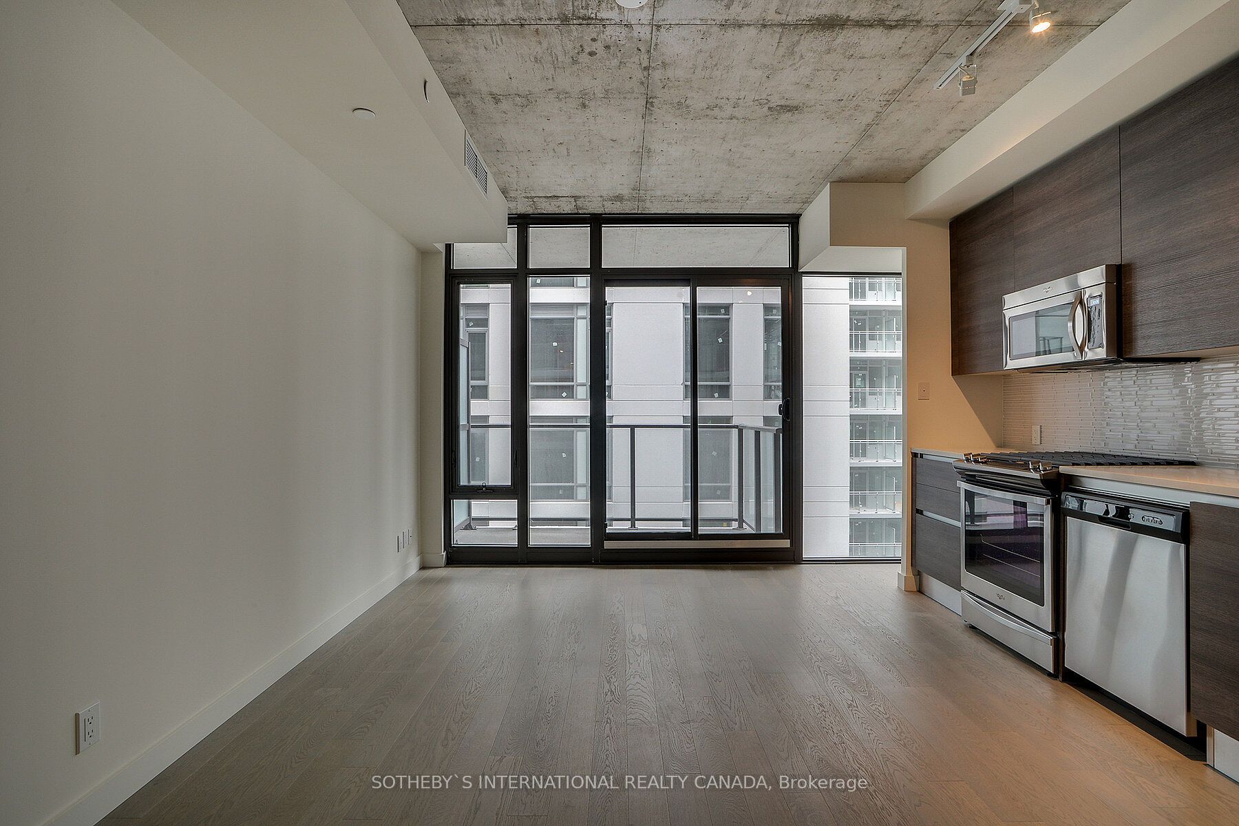 111 Bathurst St, #1007
