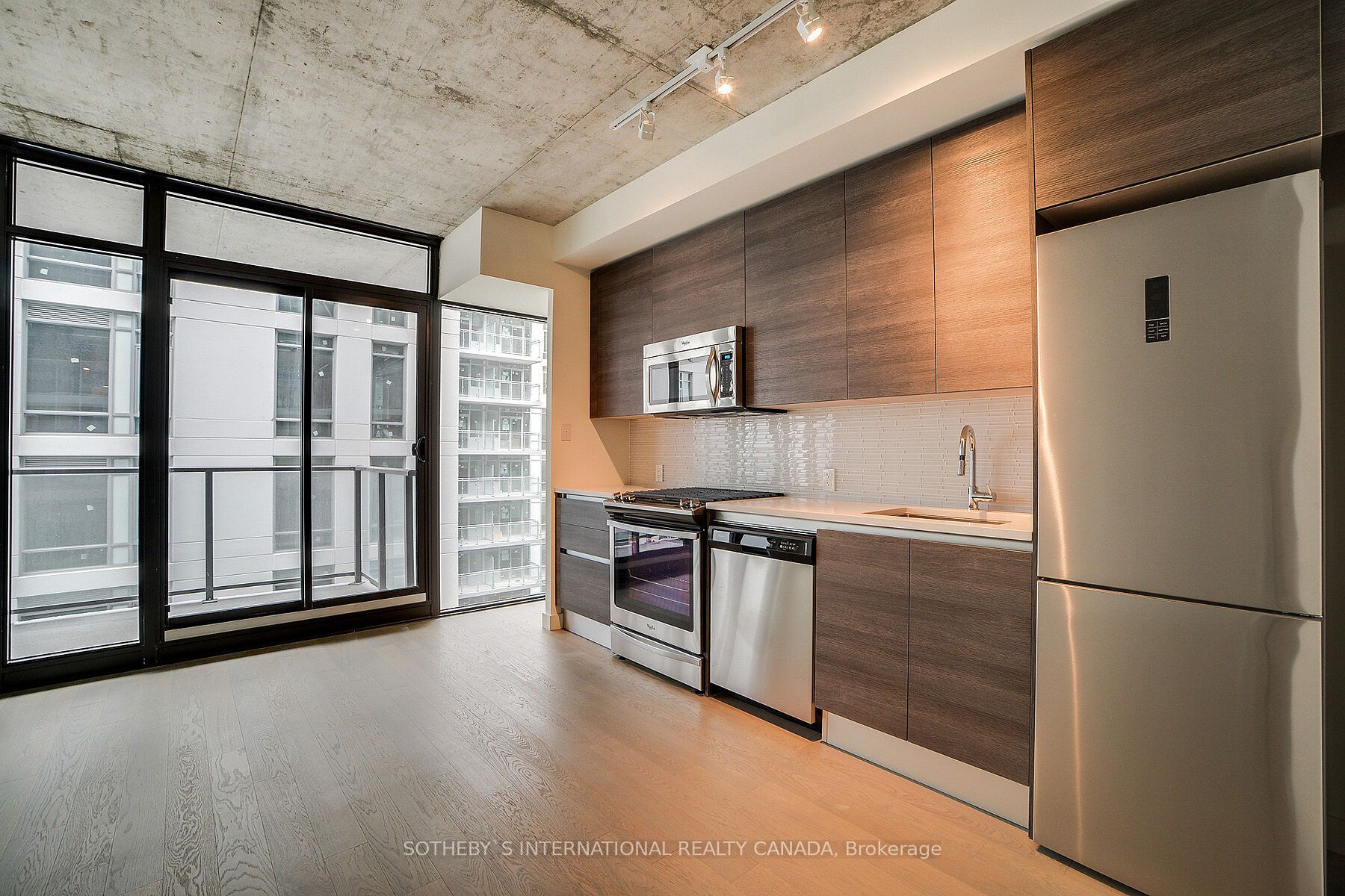 111 Bathurst St, #1007