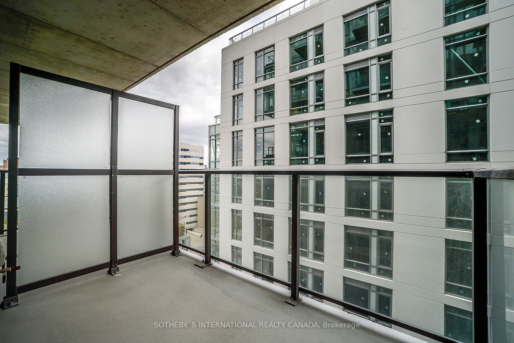 111 Bathurst St, #1007