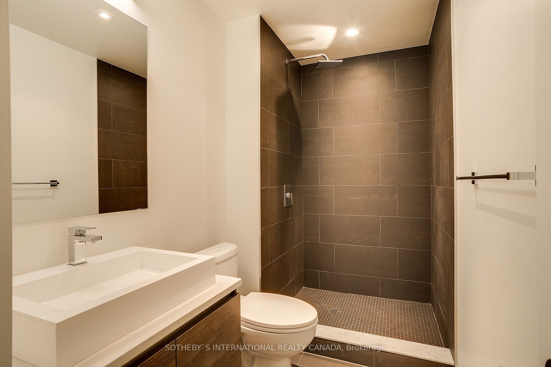 111 Bathurst St, #1007