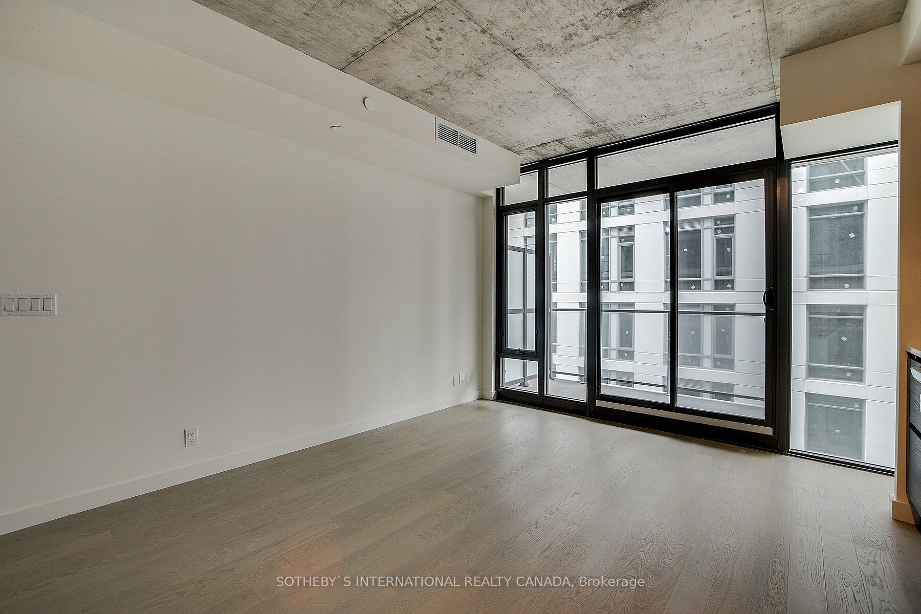 111 Bathurst St, #1007
