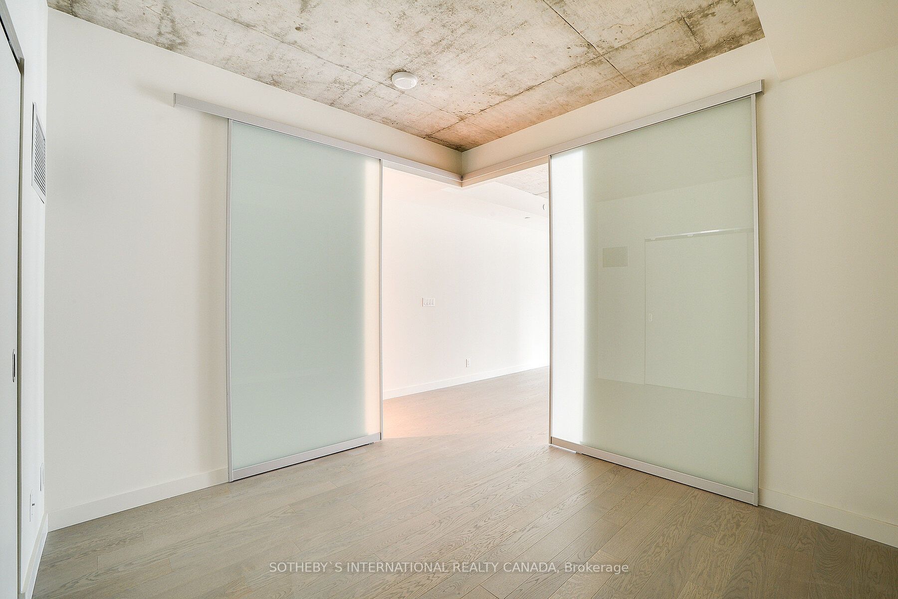 111 Bathurst St, #1007