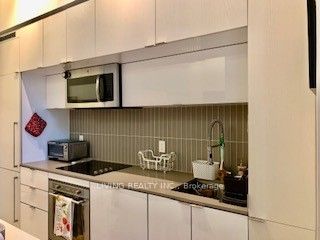 28 Avondale Avenue, #101