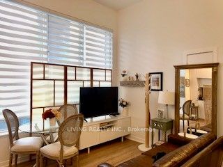 28 Avondale Avenue, #101