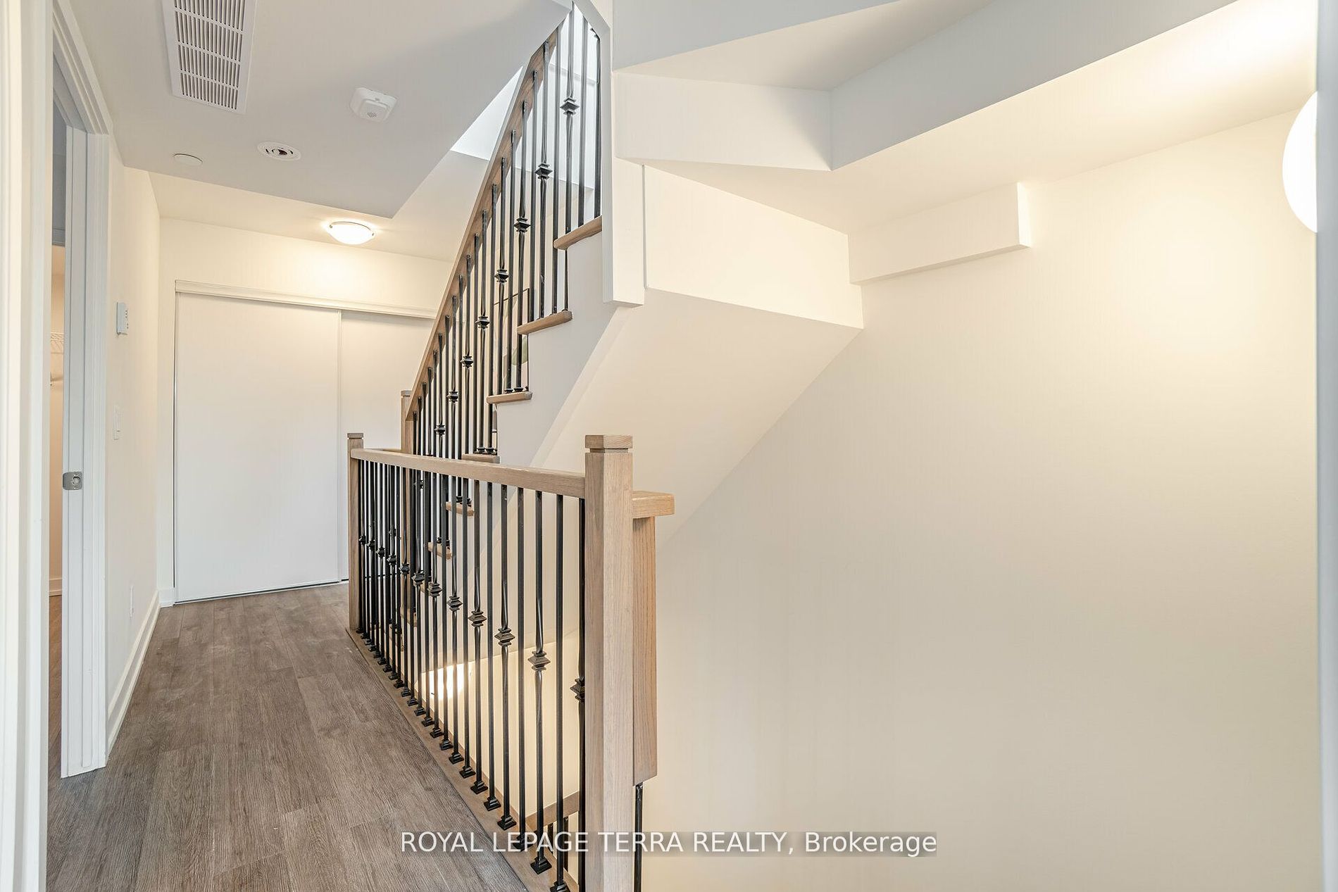 871 Sheppard Ave W, #28