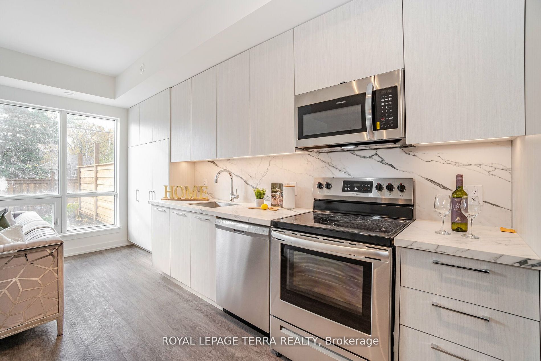 871 Sheppard Ave W, #28