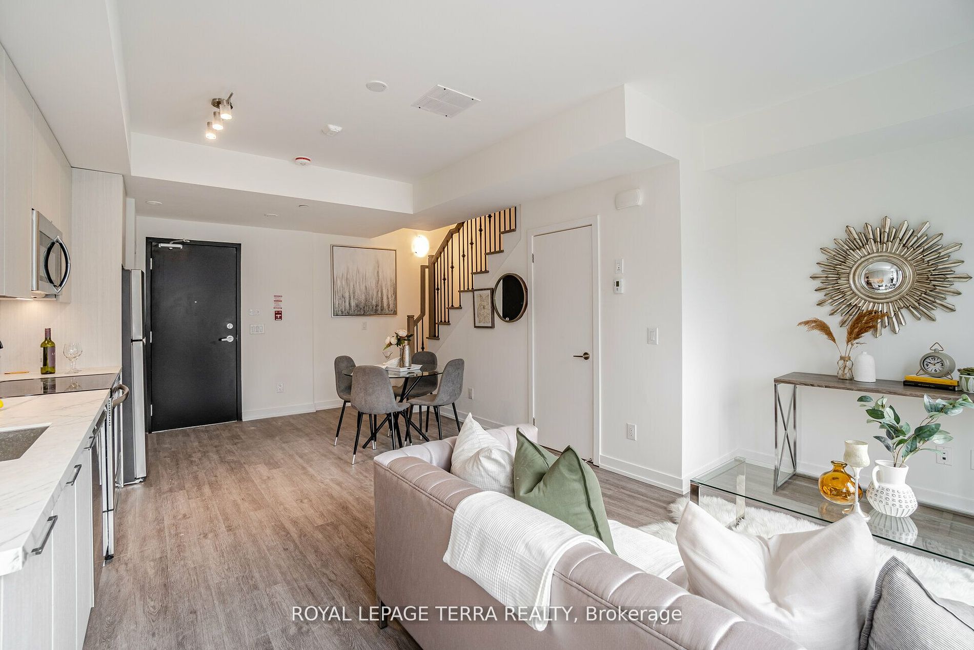 871 Sheppard Ave W, #28