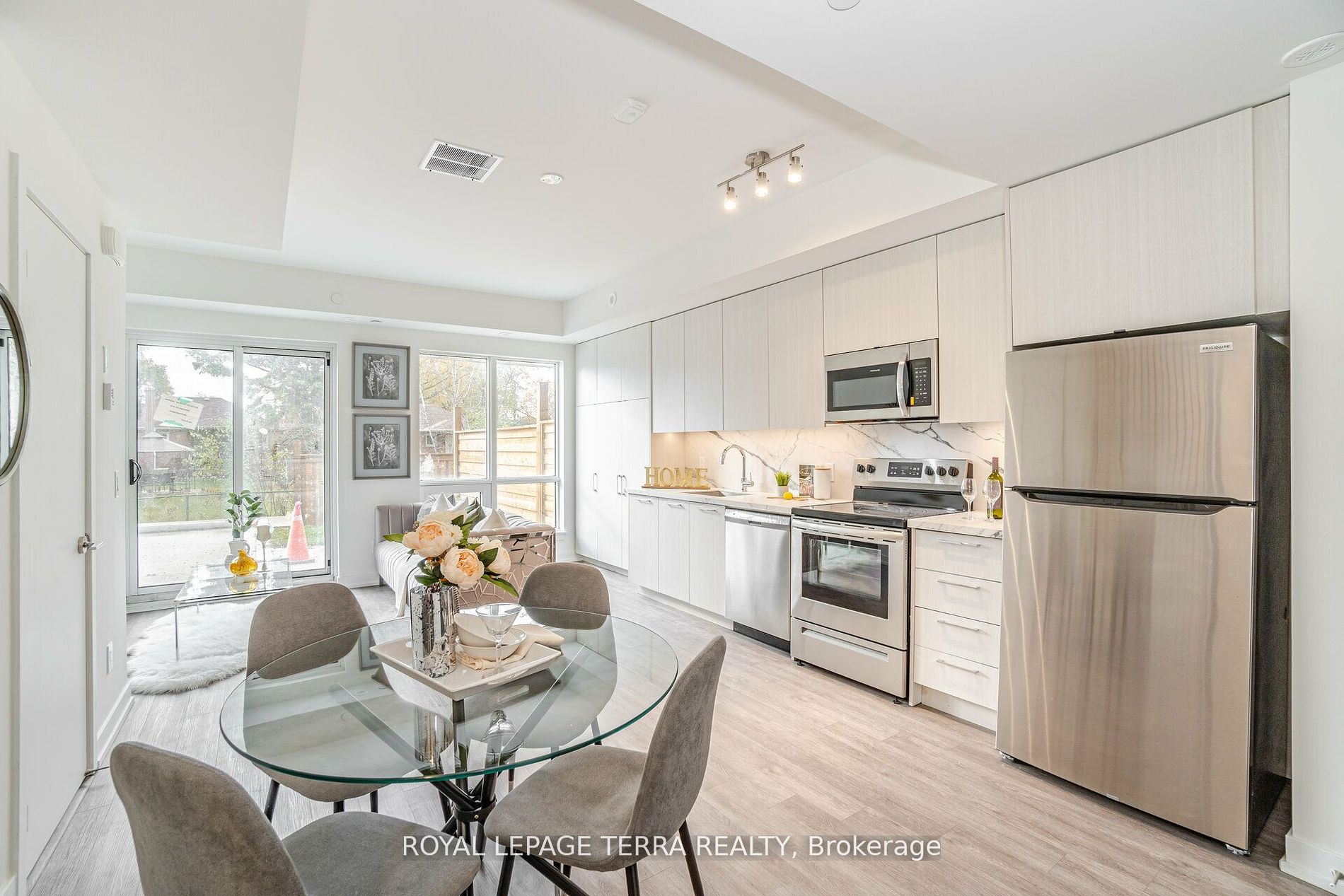 871 Sheppard Ave W, #28