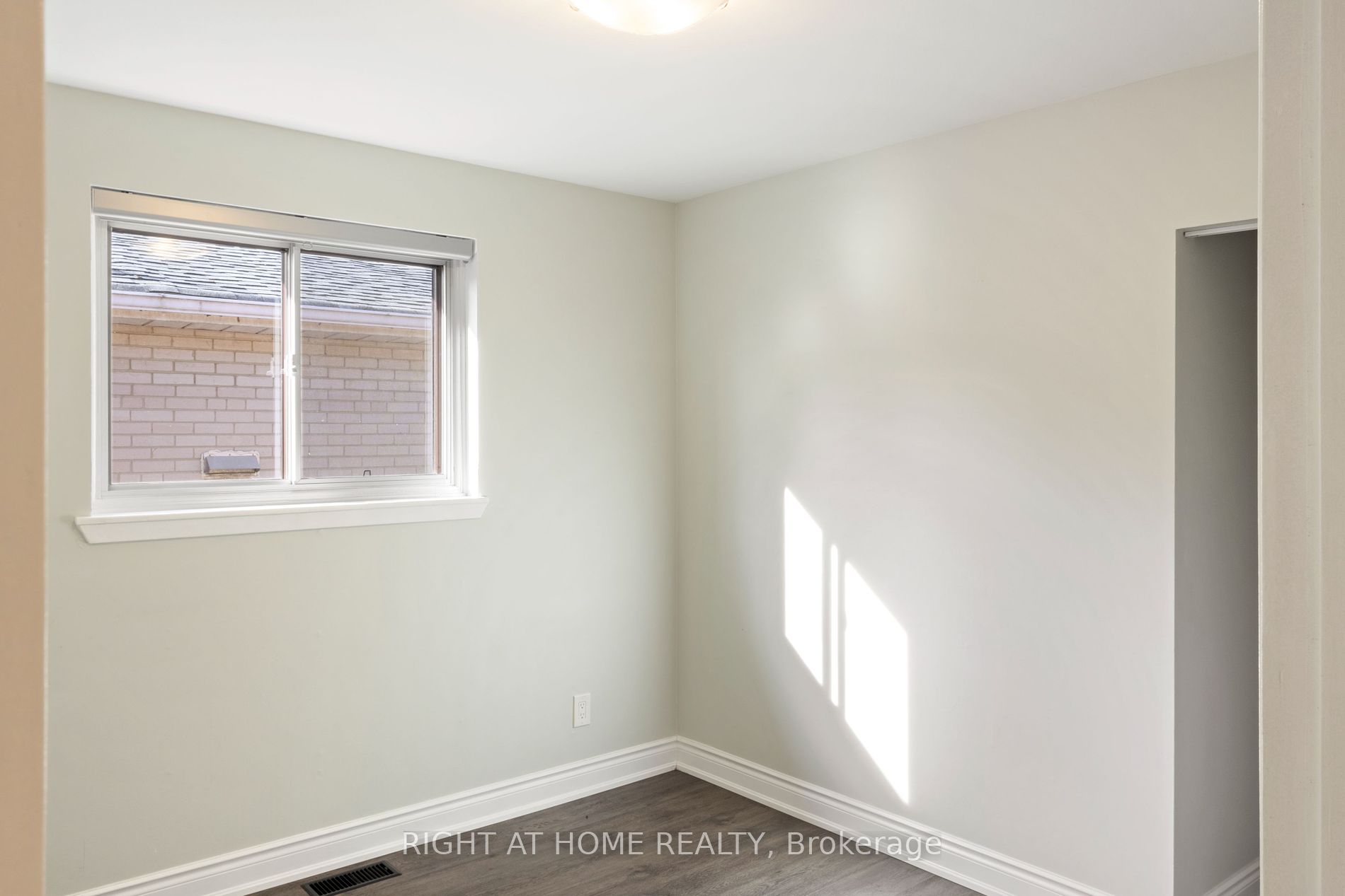 65 Regatta Crescent, #Main