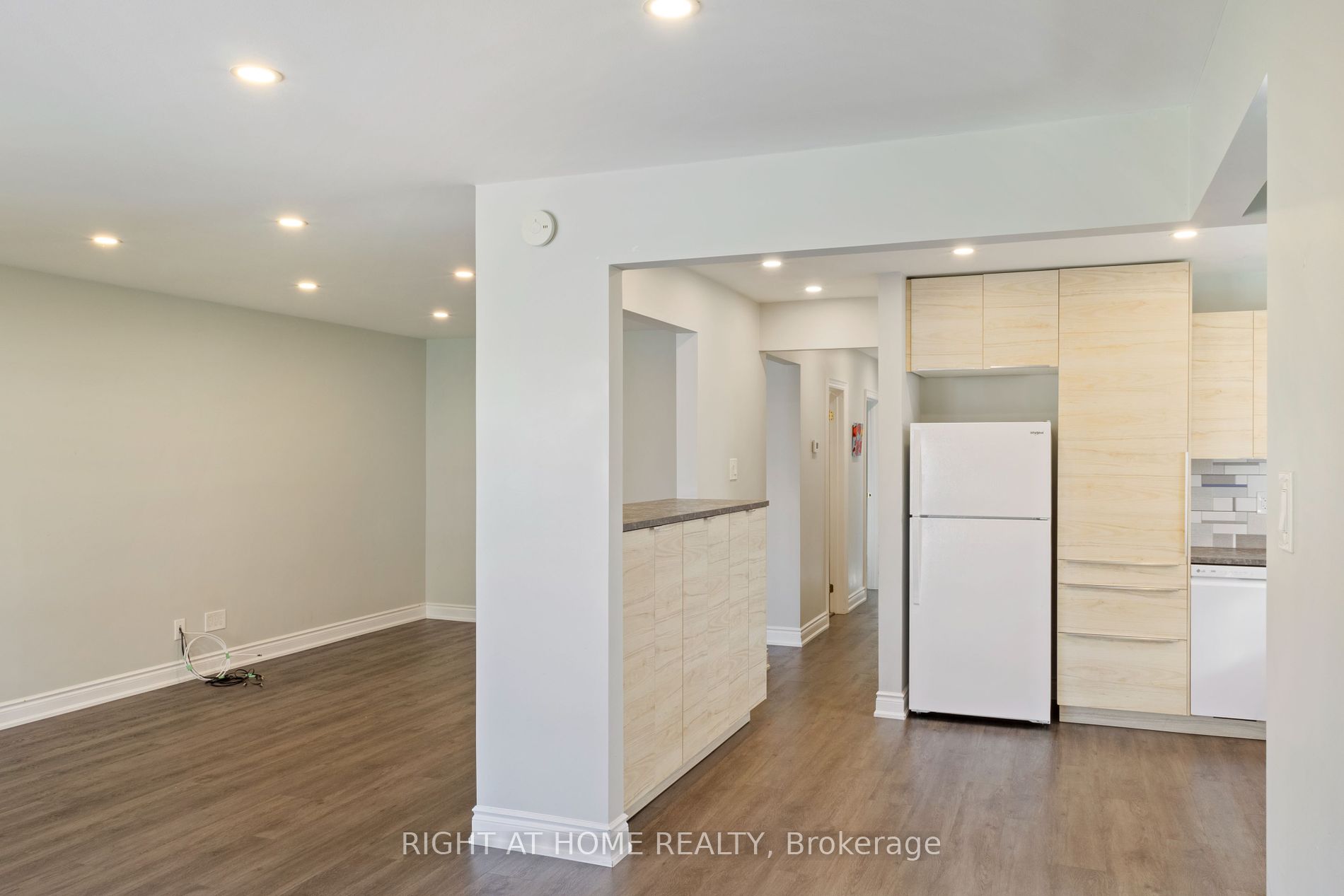 65 Regatta Crescent, #Main