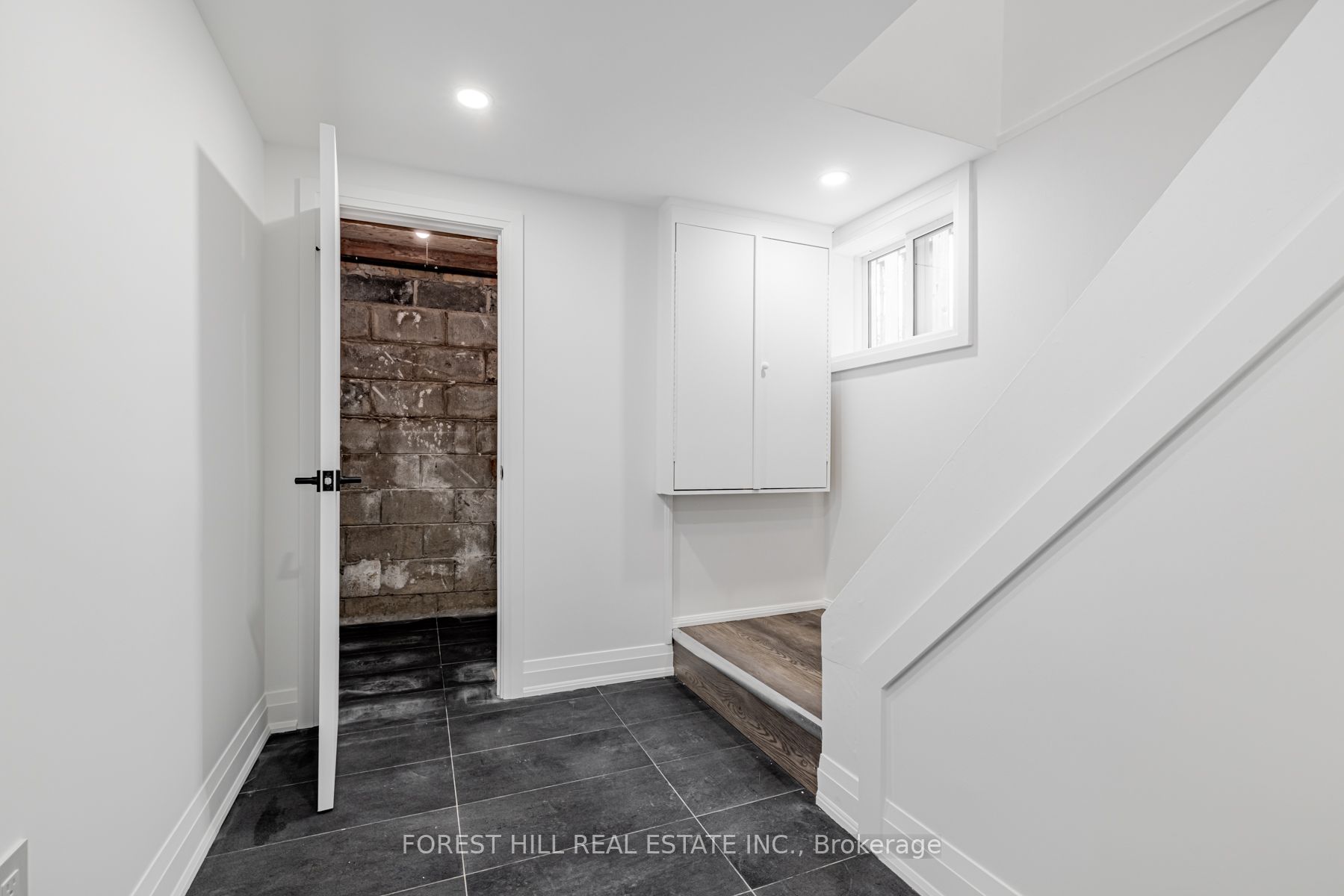 562 Deloraine Avenue