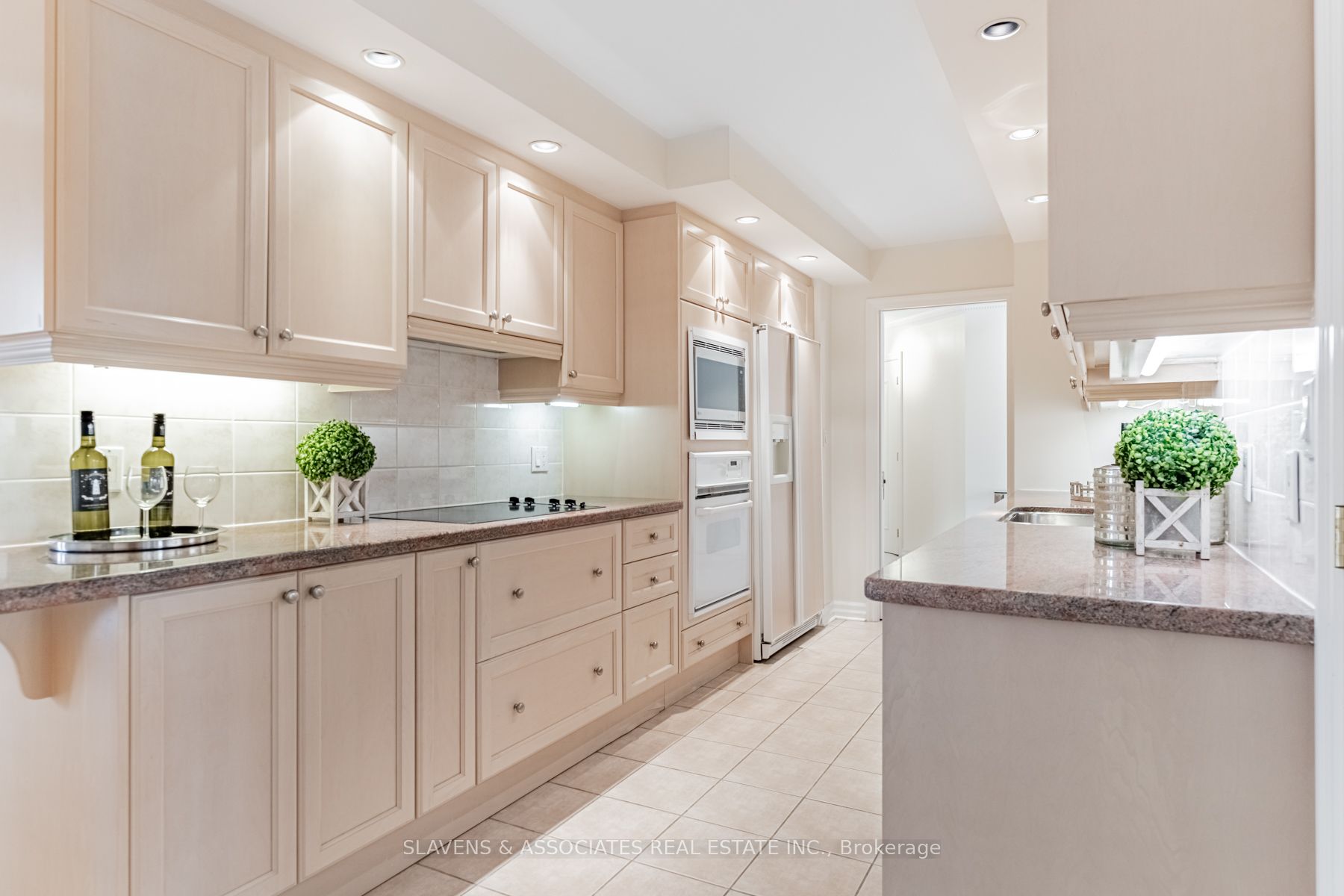 2727 Yonge Street, #604