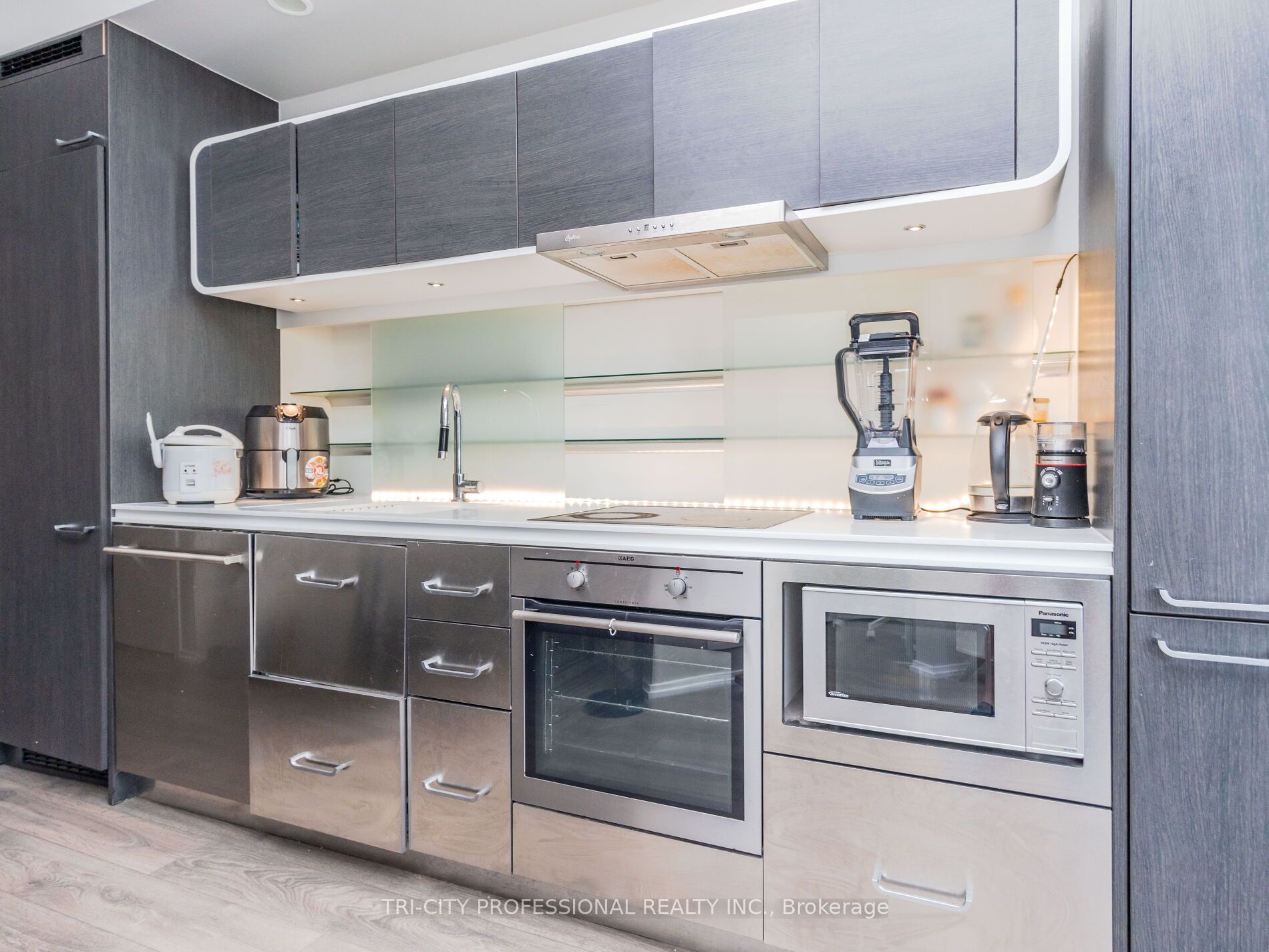 45 Charles St E, #709