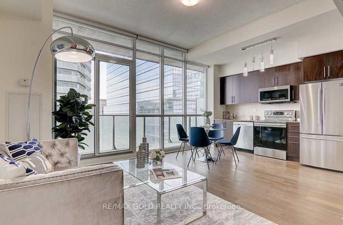 55 Bremner Boulevard #2811