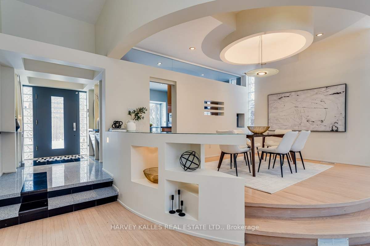 11 Saguenay Ave