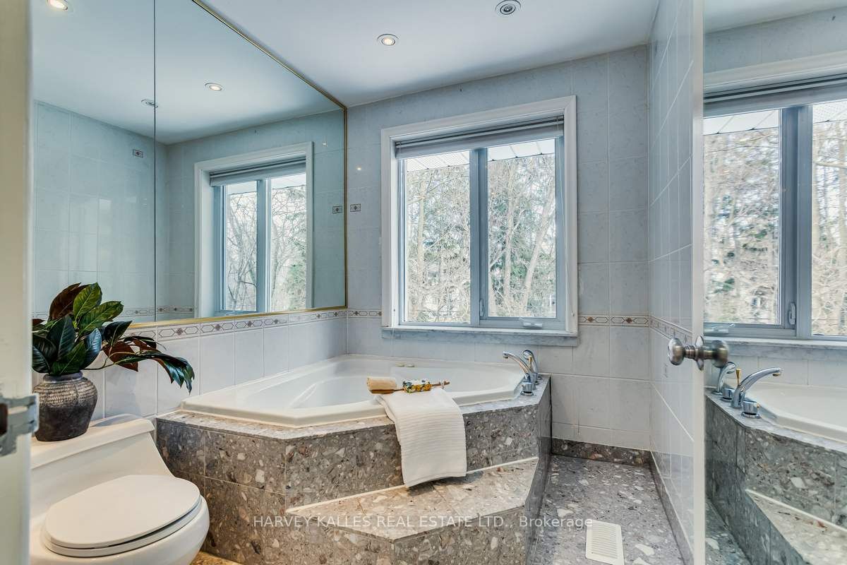 11 Saguenay Ave