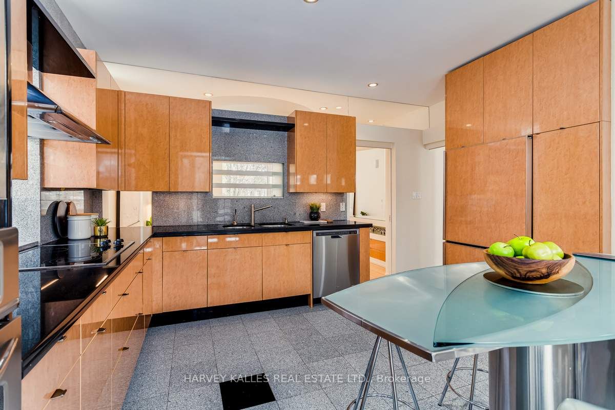 11 Saguenay Ave