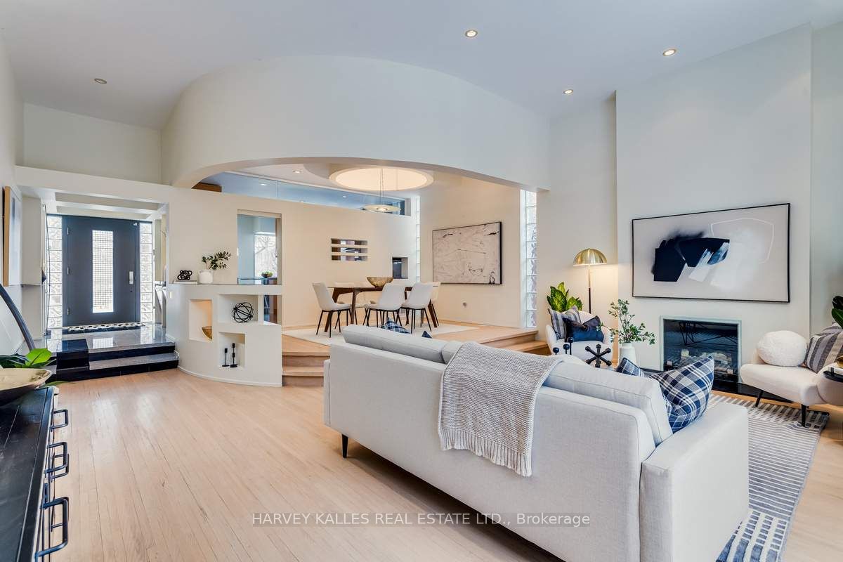 11 Saguenay Ave