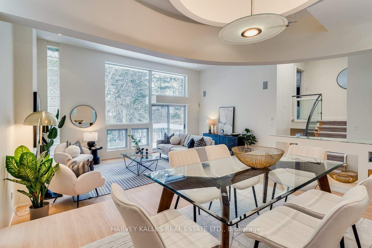 11 Saguenay Ave