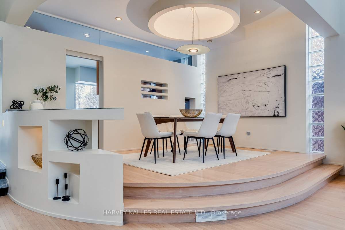 11 Saguenay Ave