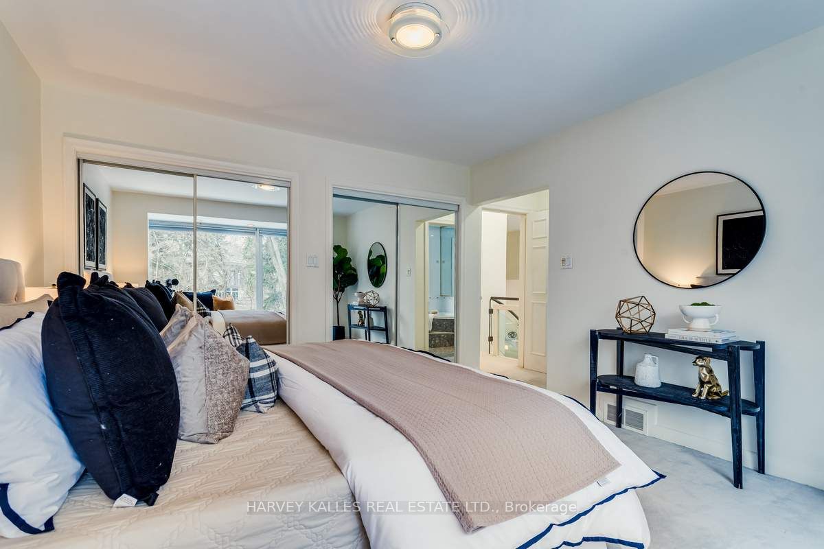 11 Saguenay Ave