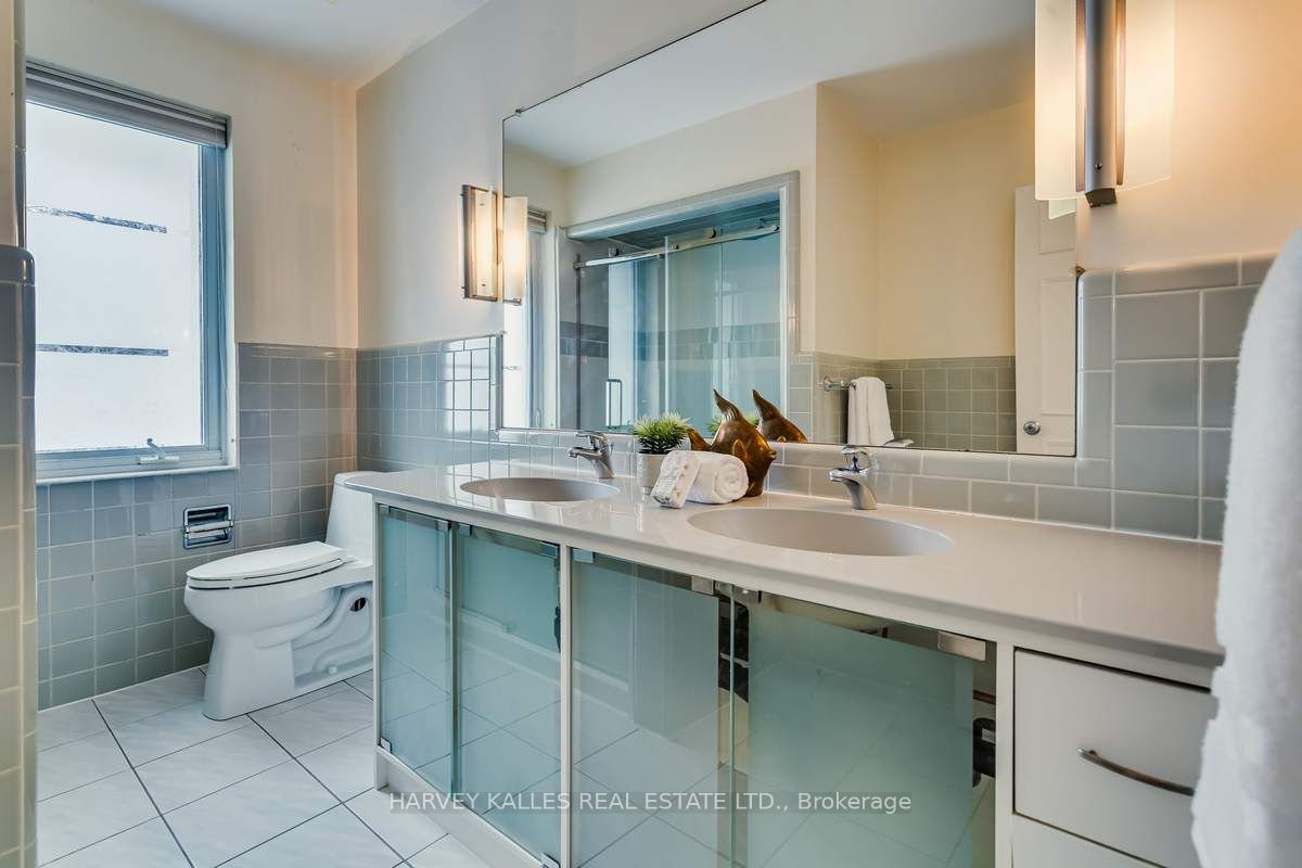 11 Saguenay Ave