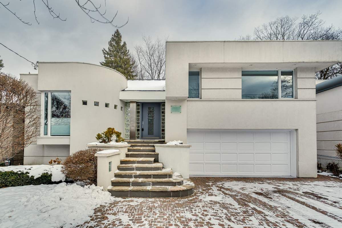 11 Saguenay Ave