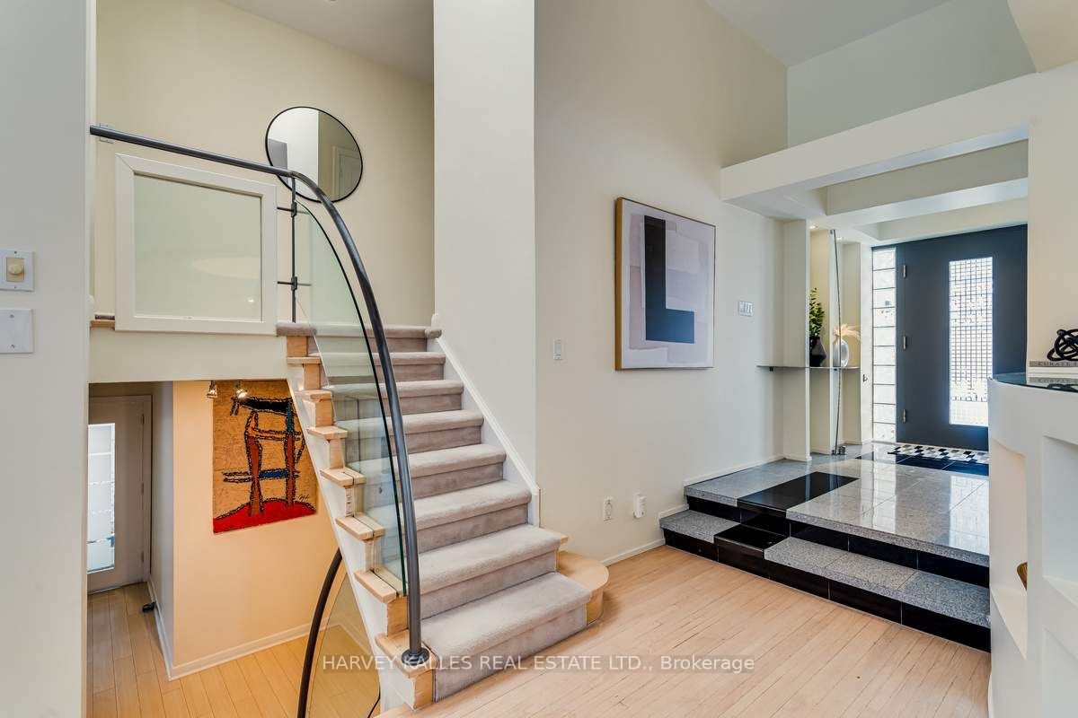 11 Saguenay Ave