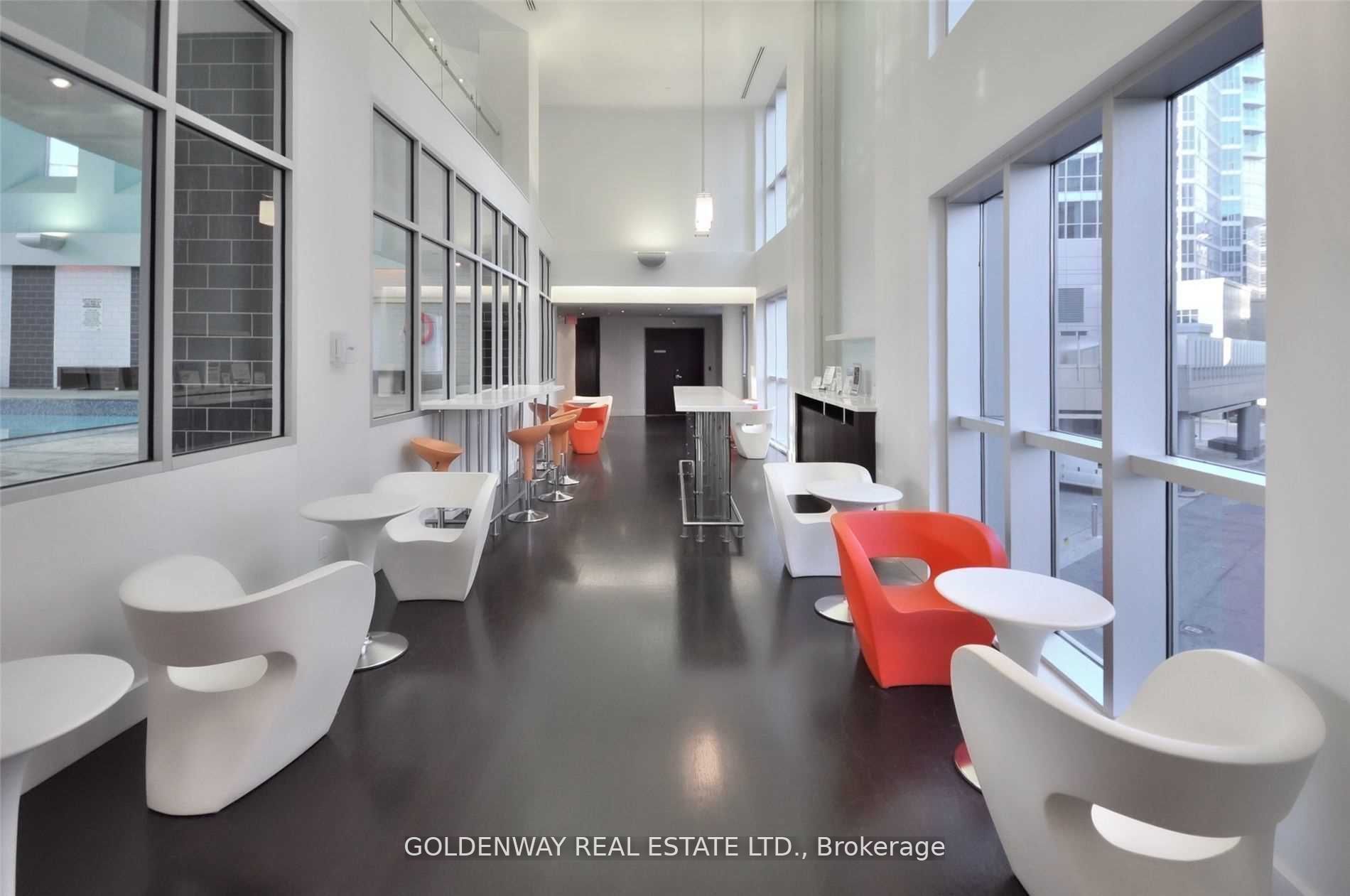 8 York St, #2013