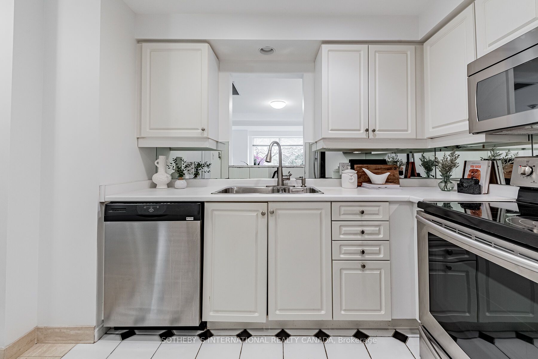 1818 Bayview Avenue, #309