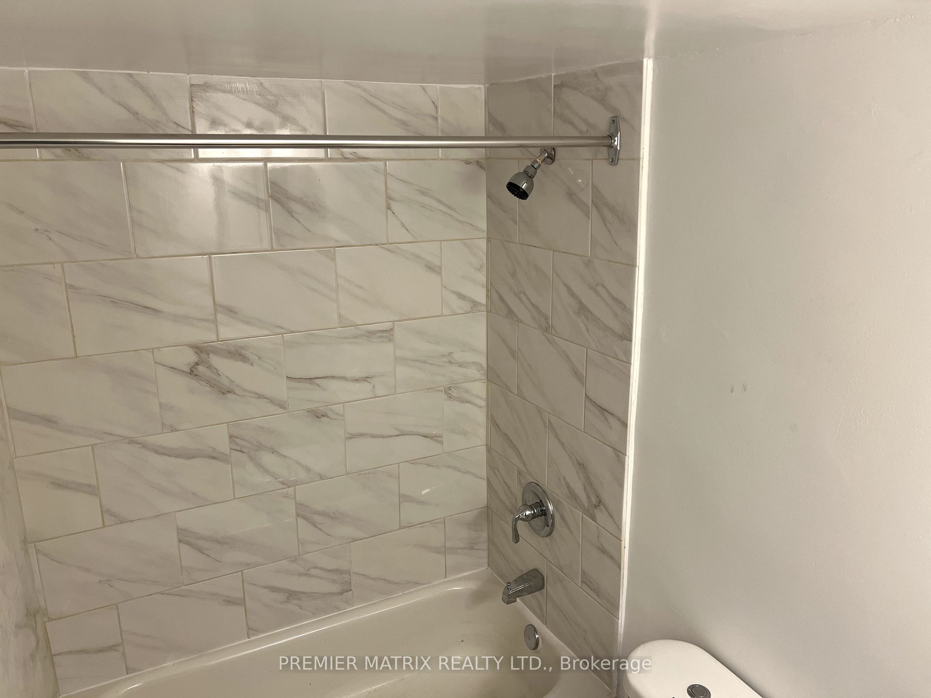 65 Thorncliffe Park Drive, #116
