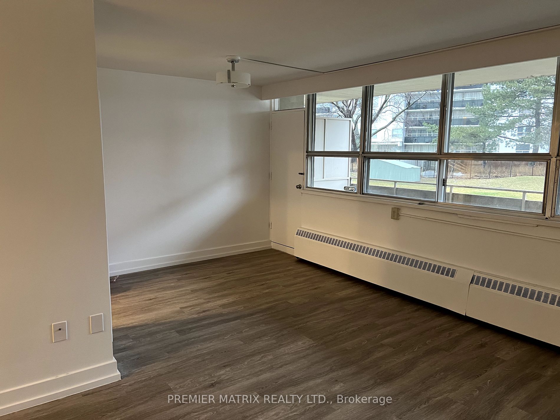 65 Thorncliffe Park Drive, #116
