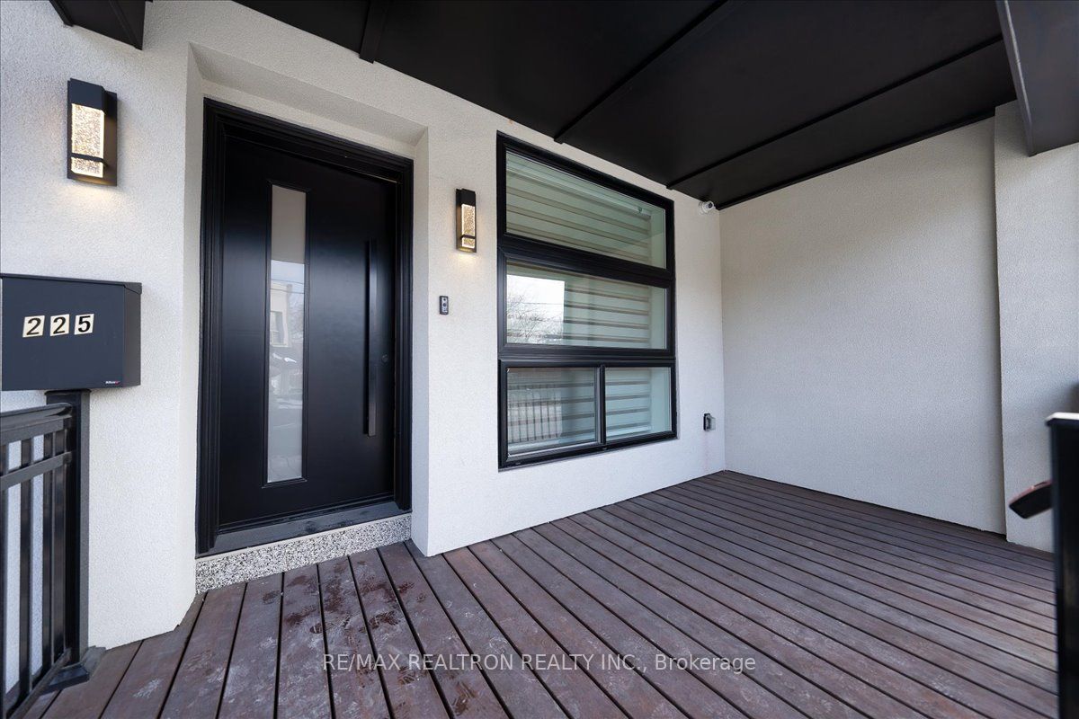 225 Christie Street