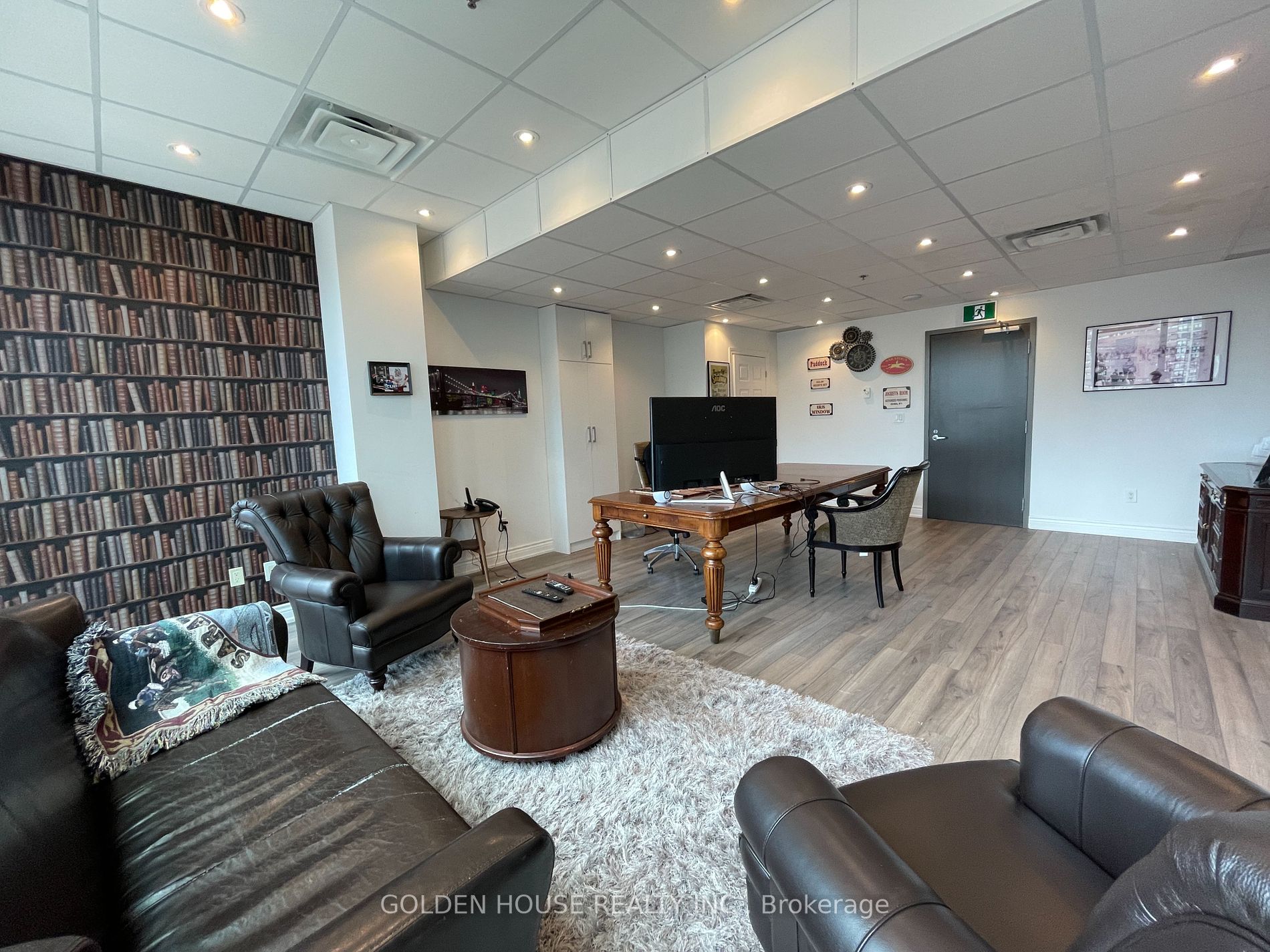 4750 Yonge St, #318