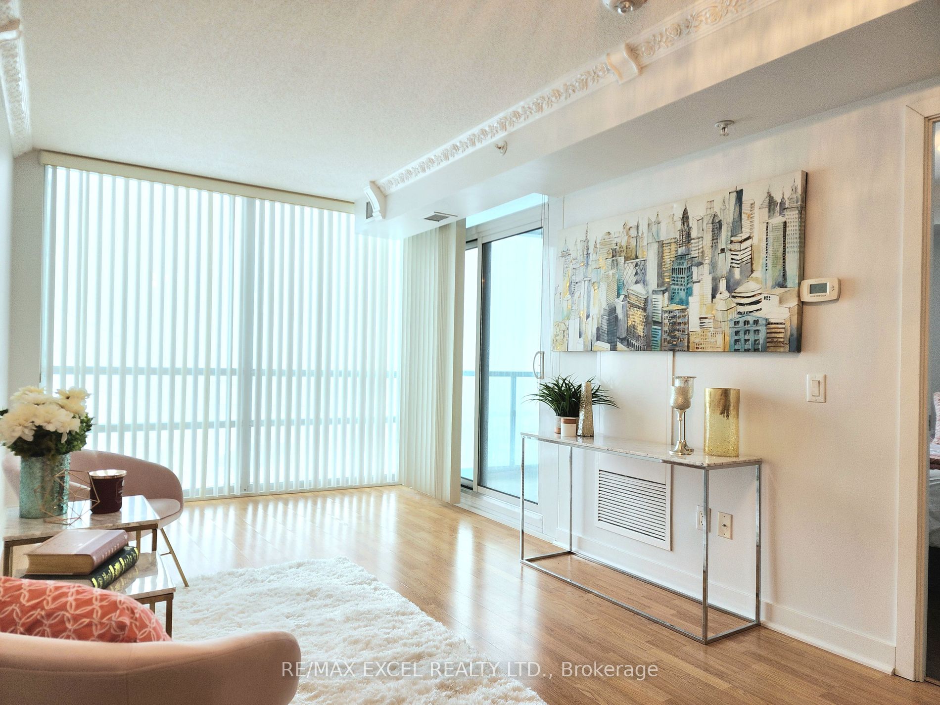 5740 Yonge Street, #803